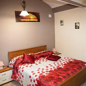 https://casa-vacanze-etna-linguaglossa.sicilyhotelsitaly.net