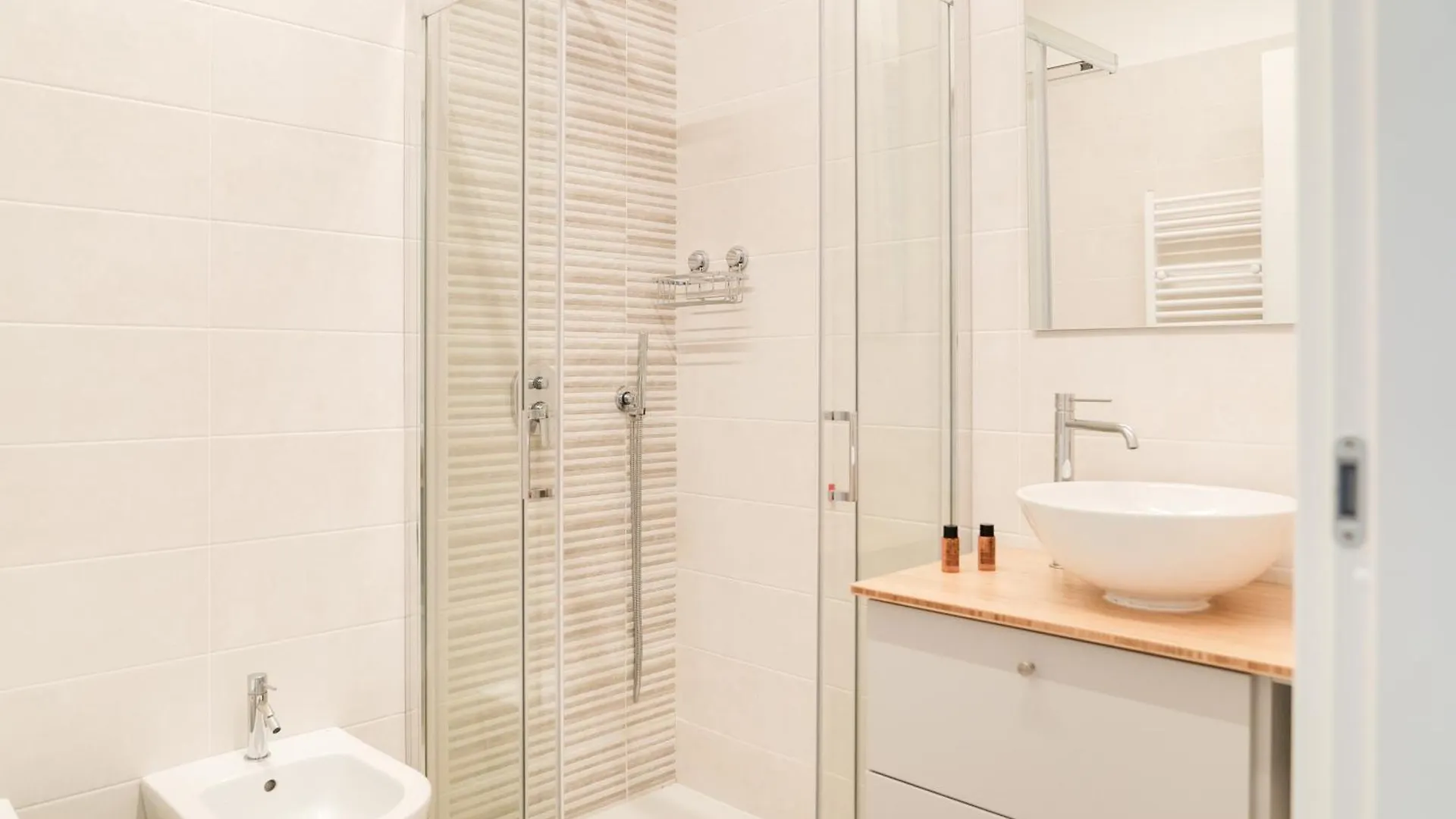 Dieci By Comorooms Apartment Como