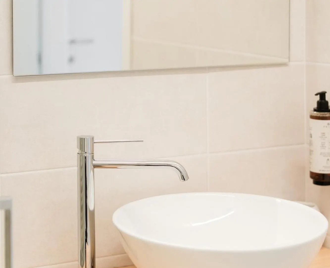 Dieci By Comorooms Apartment
