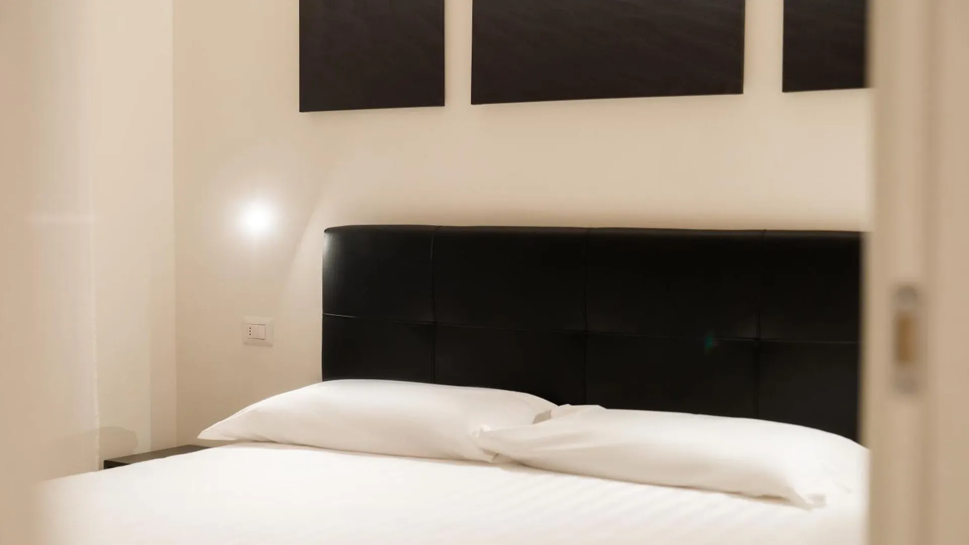 Dieci By Comorooms Apartment Como